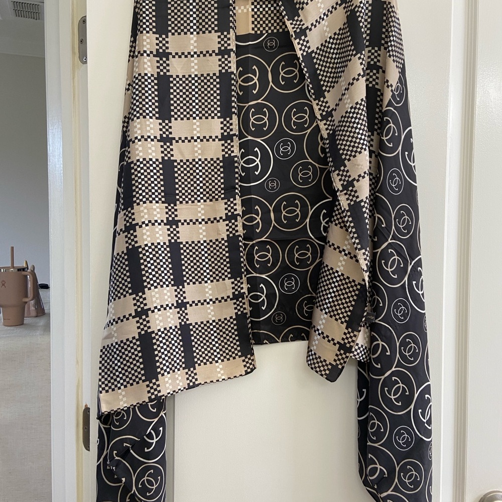 New Oversized Black and Beige Patterned Scarf